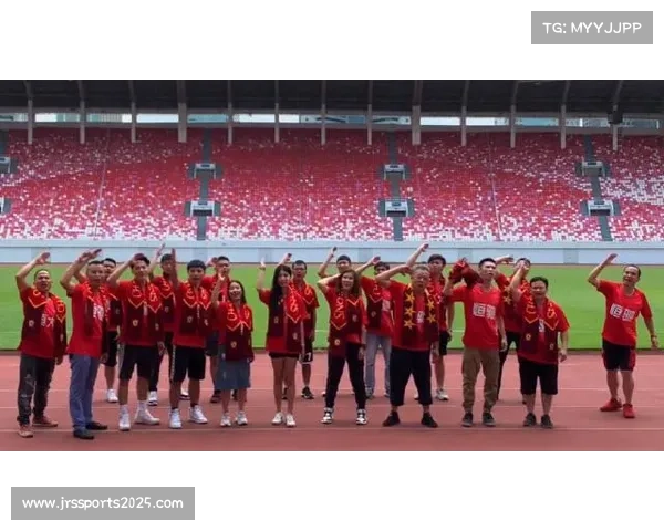 多特教练盛赞主场氛围高涨 呼吁球迷齐心助力球队再创辉煌