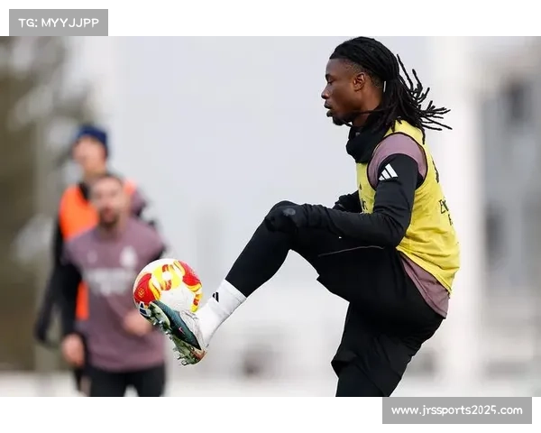 居莱尔训练中担任核心，阿韦洛亚重点培养